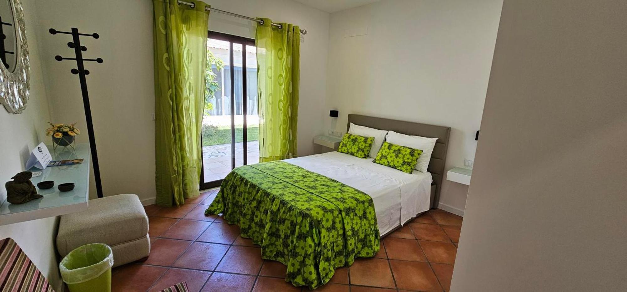 Lemon Tree Relaxing Guesthouse Lagos Ngoại thất bức ảnh