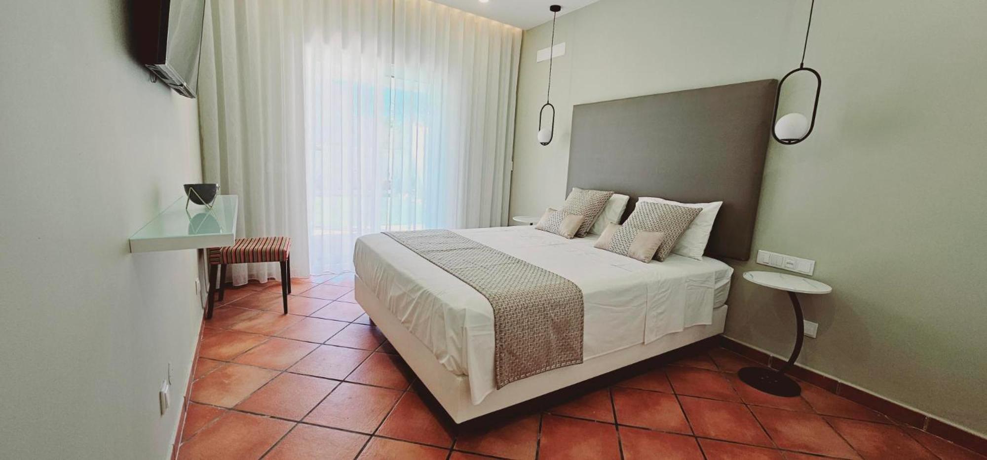 Lemon Tree Relaxing Guesthouse Lagos Ngoại thất bức ảnh